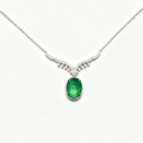 Luxury Pt950 platinum necklace featuring 9.40ct vivid green cabochon emerald & 0.4ct lab‑grown diamonds, ideal for banquet and gifting.