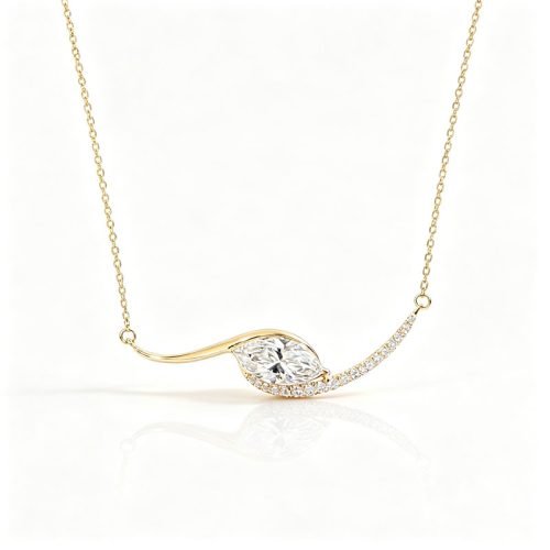 Luxury 18K gold smile‑curve necklace with 0.9ct marquise‑cut lab‑grown diamond. Minimalist clavicle chain for commuting & dating.